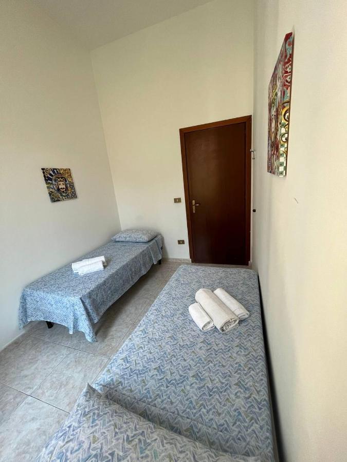 Al Cortile Di Maqueda Apartment Palermo Exterior photo