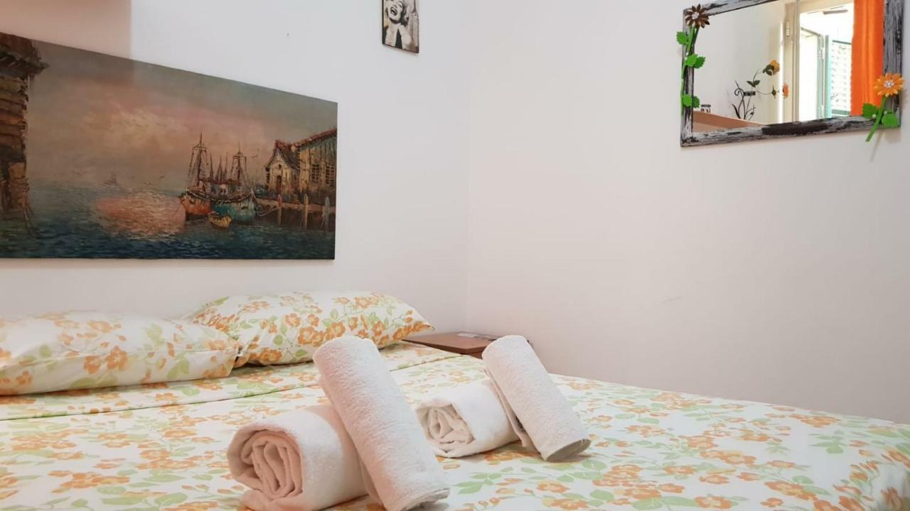 Al Cortile Di Maqueda Apartment Palermo Exterior photo